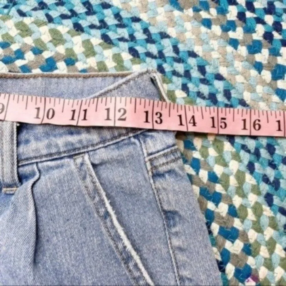 American Eagle‎ Baggy Denim Jean Shorts Size 2 High Waist Light Wash Cut Offs
